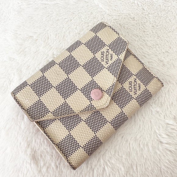 Louis Vuitton Victorine Wallet N64022 - Picture 8 of 16